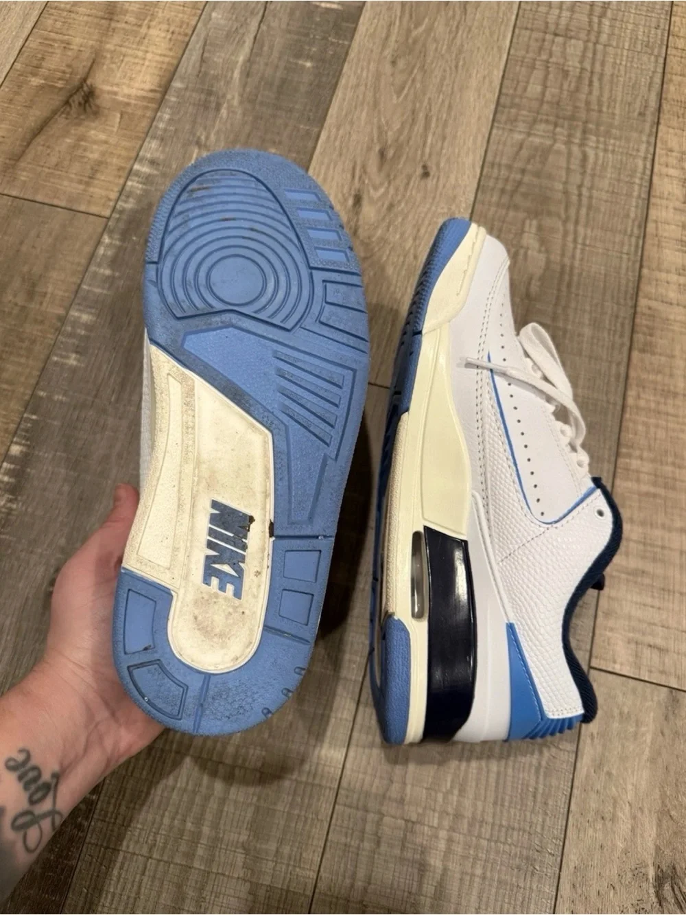 Jordan 2 Low / Men's White Navy and Light Blue Low-Top Sneakers